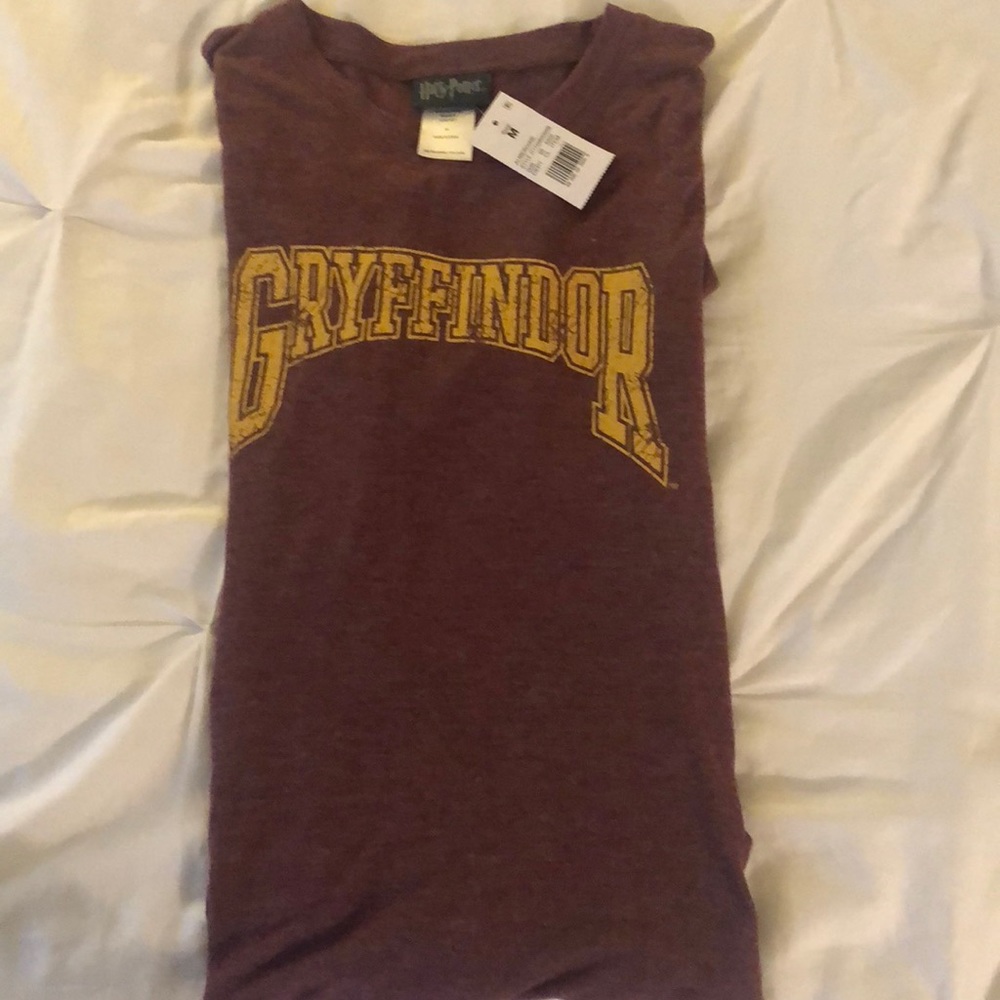 ⚡️ NWT! Harry Potter Gryffindor T-shirt